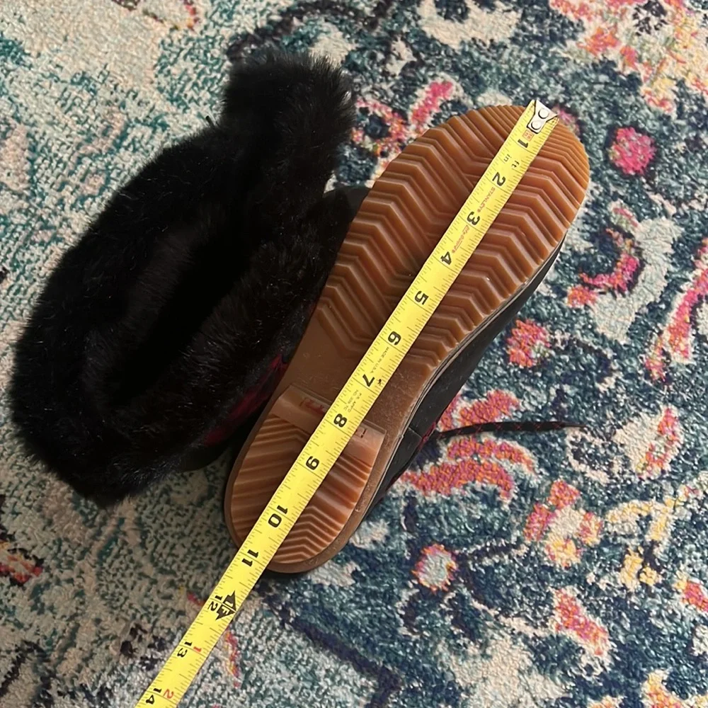 L.L. Bean size 10